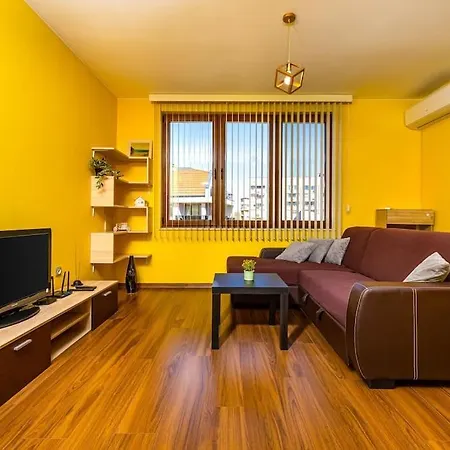 Center Aleko Konstantinov Daire